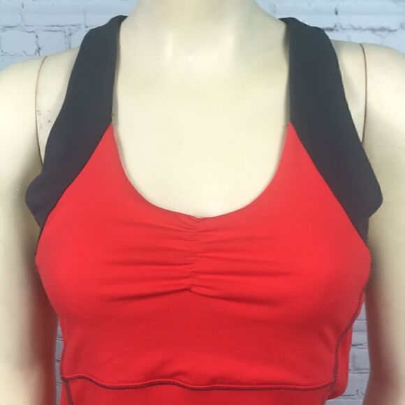 Outdoor Research medium tank  - Picture 2 of 7